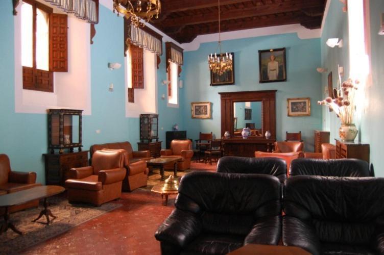 Hotel Hospederia Del Real Monasterio à Guadalupe  Extérieur photo