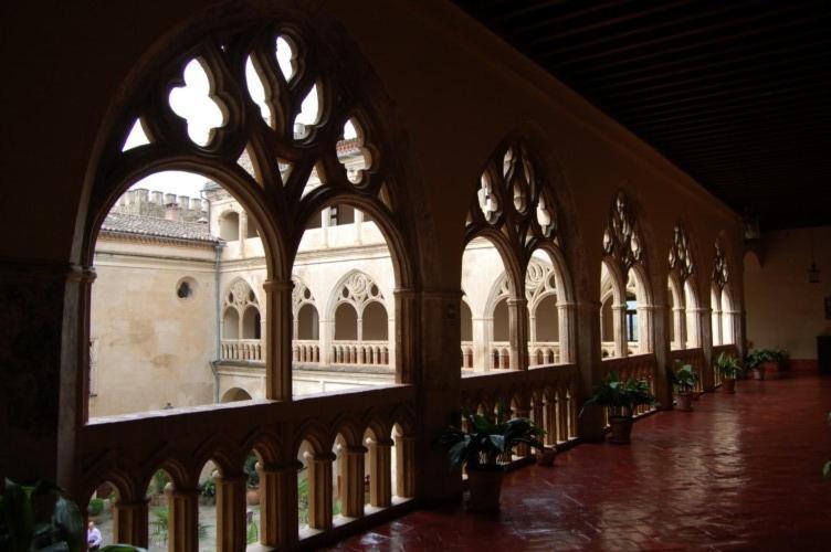 Hotel Hospederia Del Real Monasterio à Guadalupe  Extérieur photo