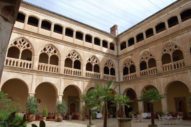 Hotel Hospederia Del Real Monasterio à Guadalupe  Extérieur photo