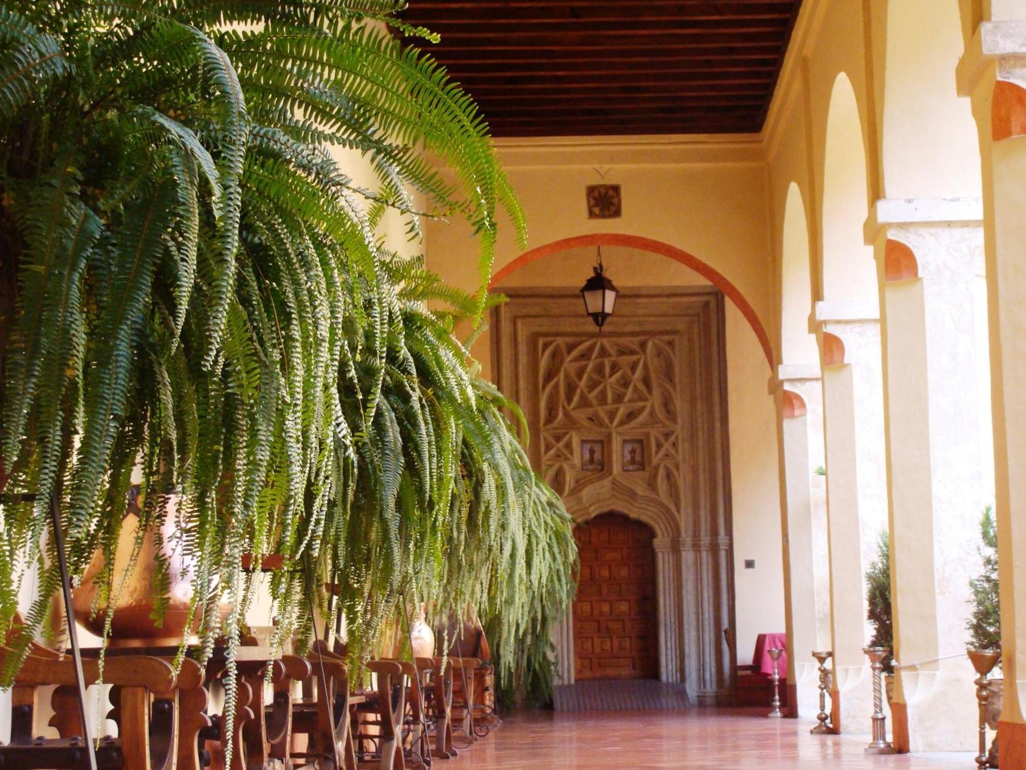 Hotel Hospederia Del Real Monasterio à Guadalupe  Extérieur photo