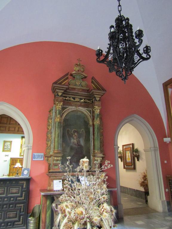 Hotel Hospederia Del Real Monasterio à Guadalupe  Extérieur photo