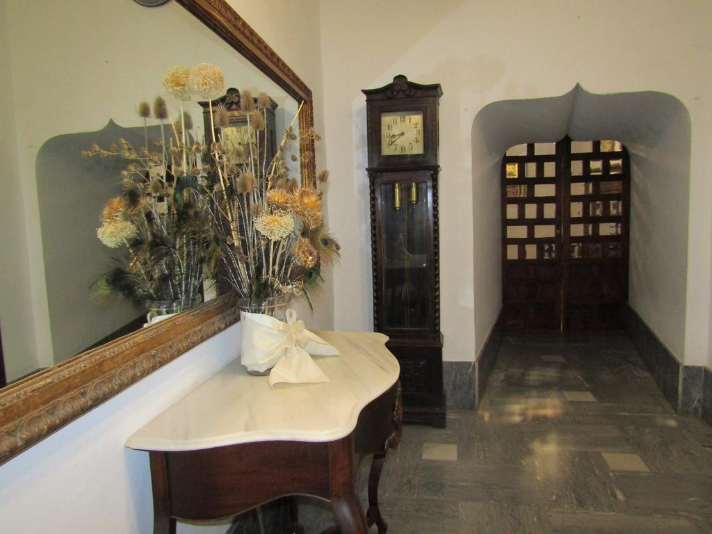 Hotel Hospederia Del Real Monasterio à Guadalupe  Extérieur photo