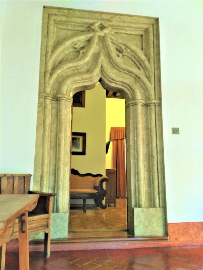 Hotel Hospederia Del Real Monasterio à Guadalupe  Extérieur photo
