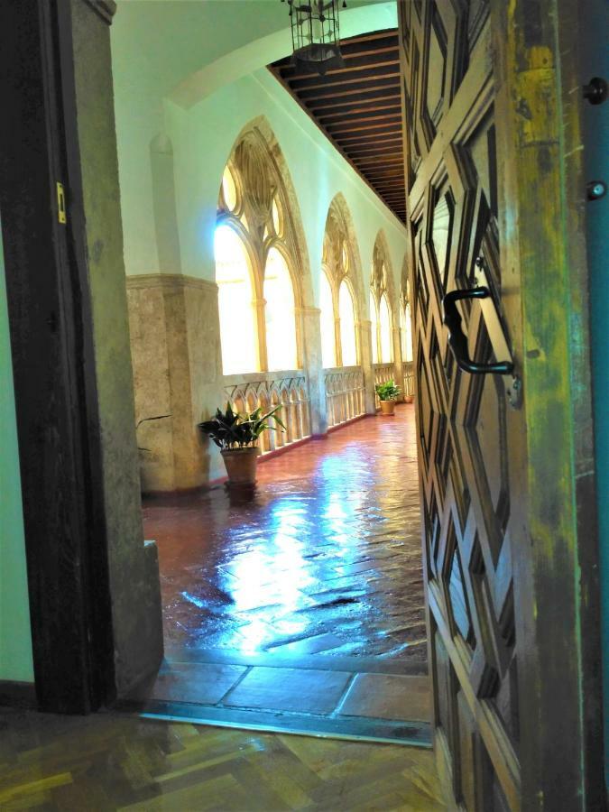 Hotel Hospederia Del Real Monasterio à Guadalupe  Extérieur photo